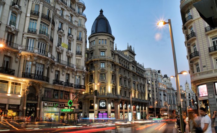 Casino Gran Vía Comar, Exterior