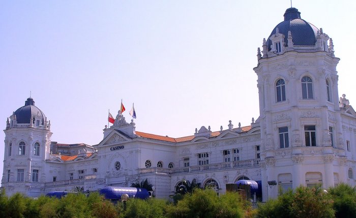 Gran Casino Sardinero Comar, Exterior