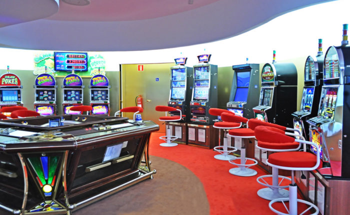 Casino Maritim Comar, Sala de juego