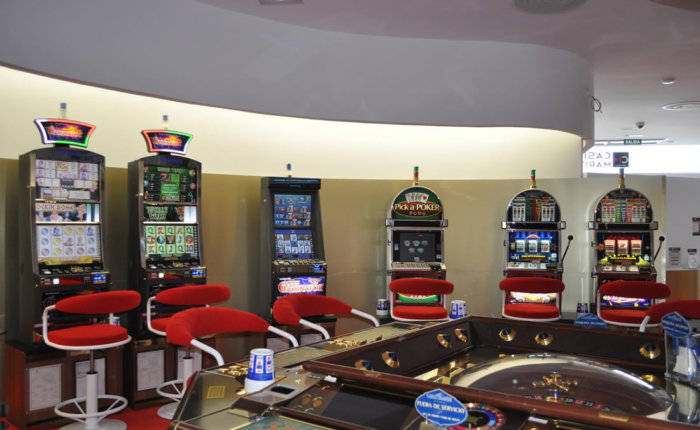 Casino Maritim Comar, Sala de juego