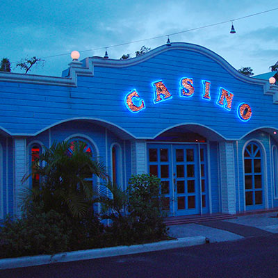 Casino Bahia Principe Comar, Entrada